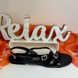 🌸BRIGHTON pre-owned black leather sandals. Size 9. WSAND21.